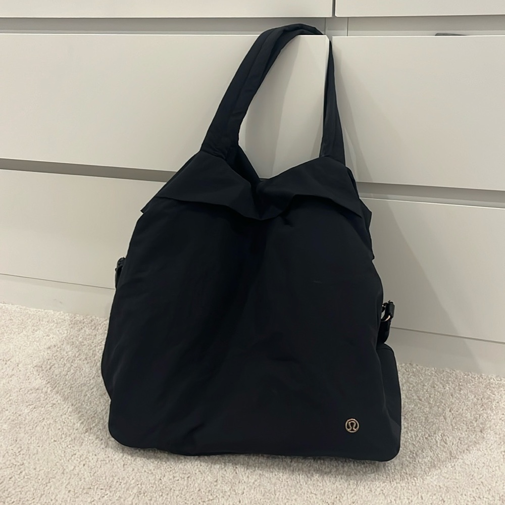 Lululemon On My Level Bag